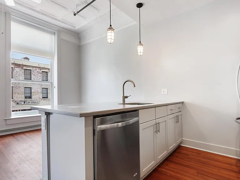 108 W Broughton St #3F — Photo 7