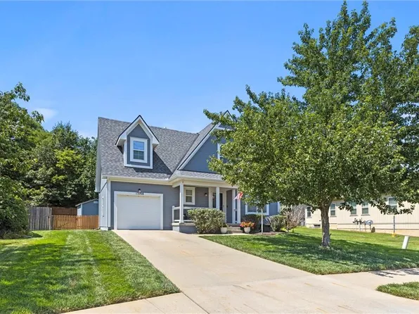 13708 Leigh Dr, Bonner Springs, KS 66012