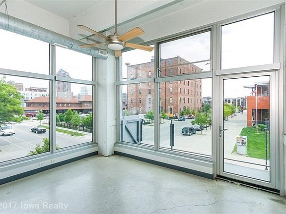 3rd image of 120 SW 5th St Unit 205