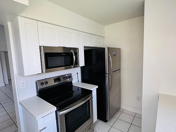4th image of 1021 Adams Avenue #1021f