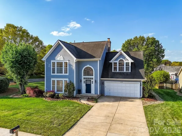 12338 Landing Green Dr, Charlotte, NC 28277