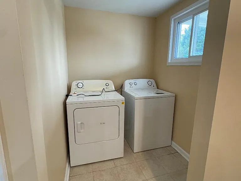 1633 Sexton St — Photo 6