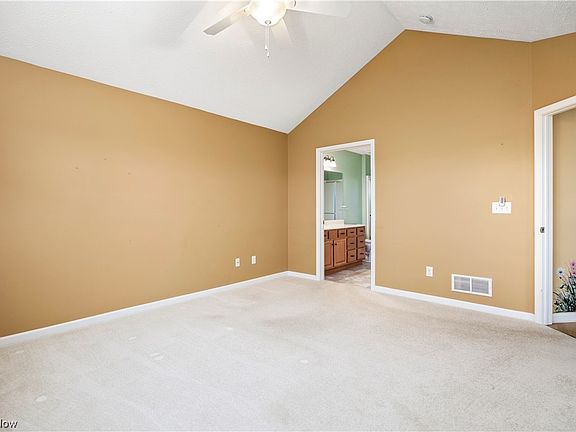 5th image of 380 Quarry Lakes Dr