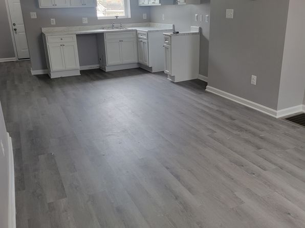 3522 Esther Pl