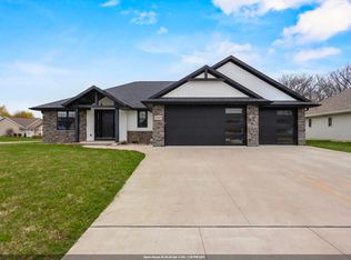 2909 Grand Cypress Ln, Green Bay, WI 54311