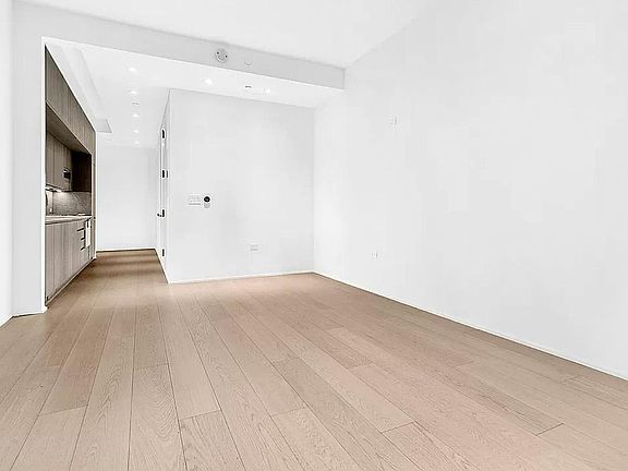 3rd image of 130 William St #10A