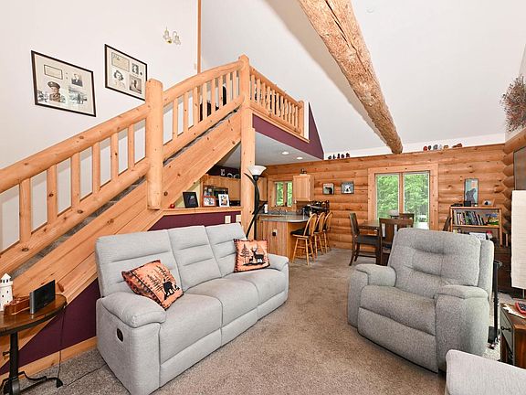 5th image of 685 Williams DRIVE