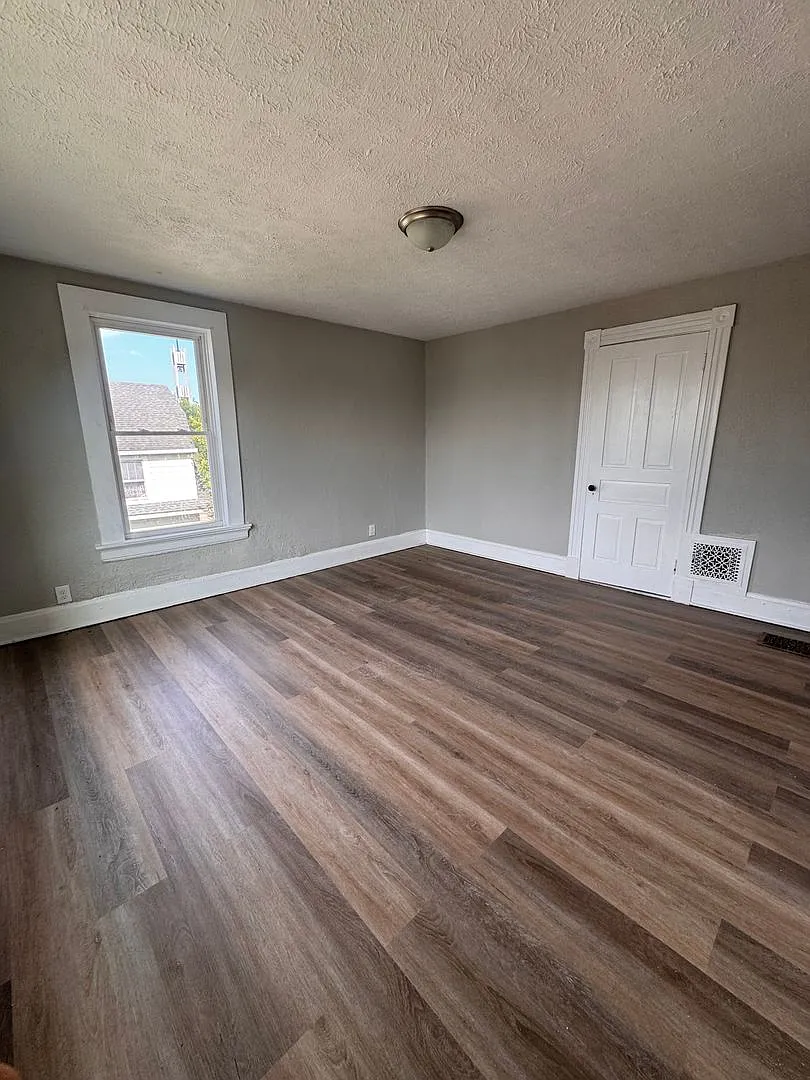 324 Liberty Avenue — Photo 3