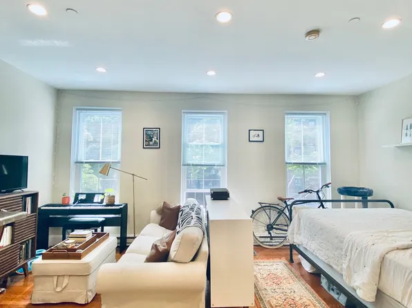 61 Clarendon St APT 8, Boston, MA 02116