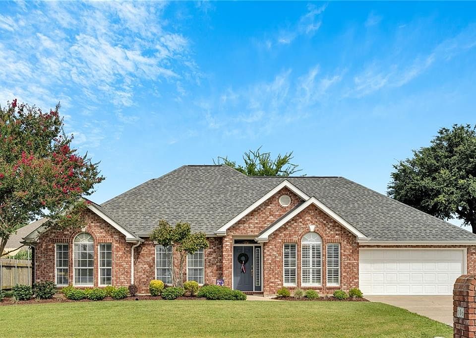 1st image of 106 Dogwood Dr