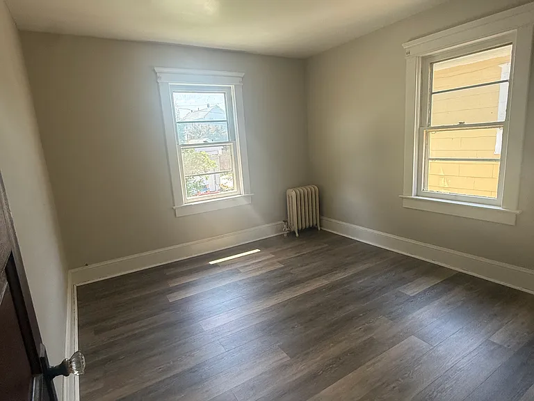 415 E Green St — Photo 9