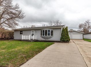 643 3rd Ave E, West Fargo, ND 58078
