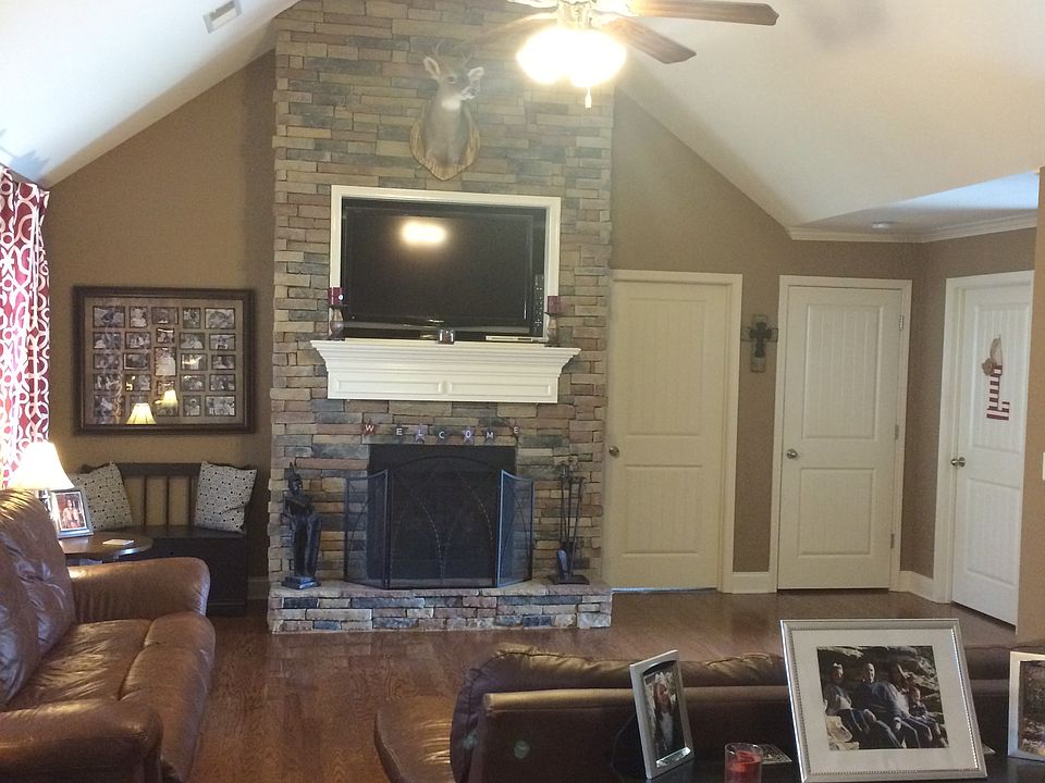 1st image of 80 Caramel Ln