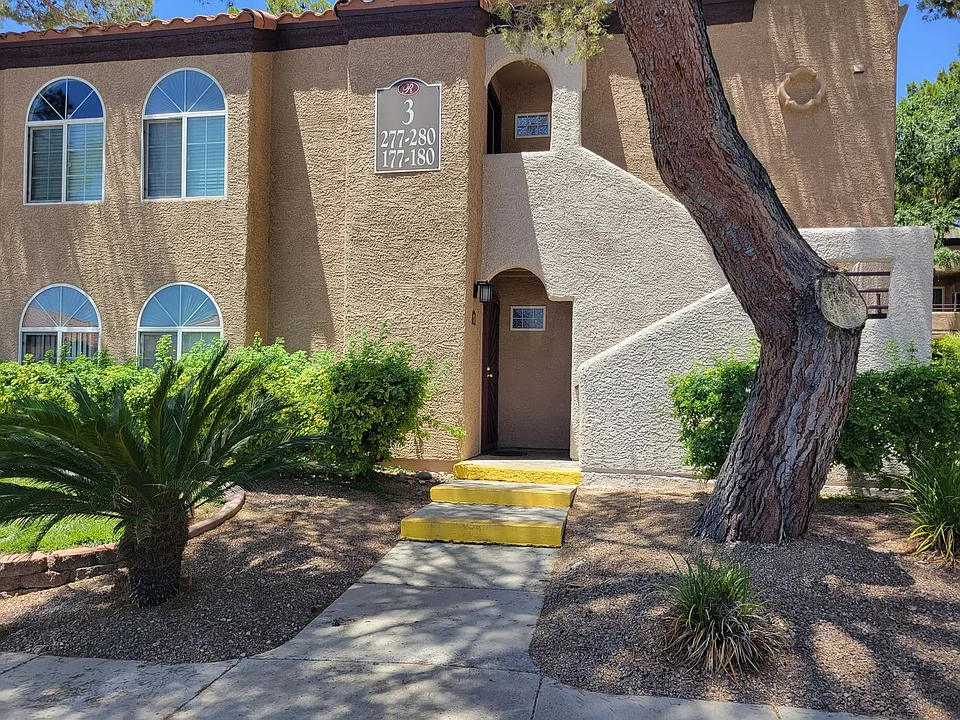 9325 W Desert Inn Rd #3