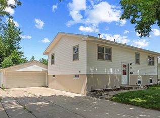 2520 22nd Ave, Marion, IA 52302