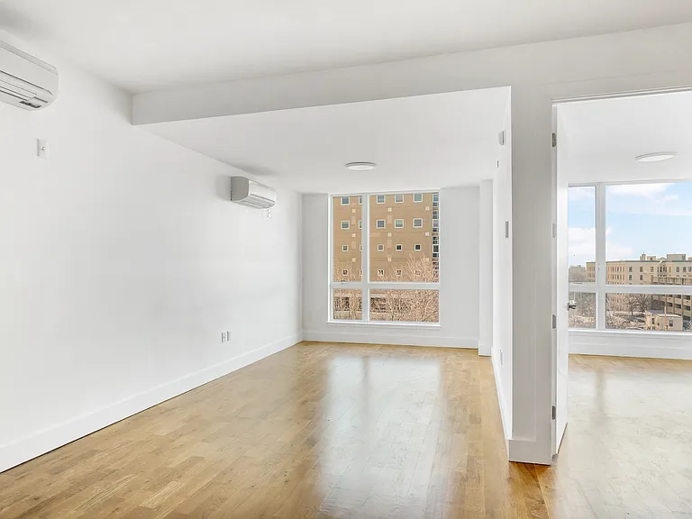 782 New York Ave #2B — Photo 2