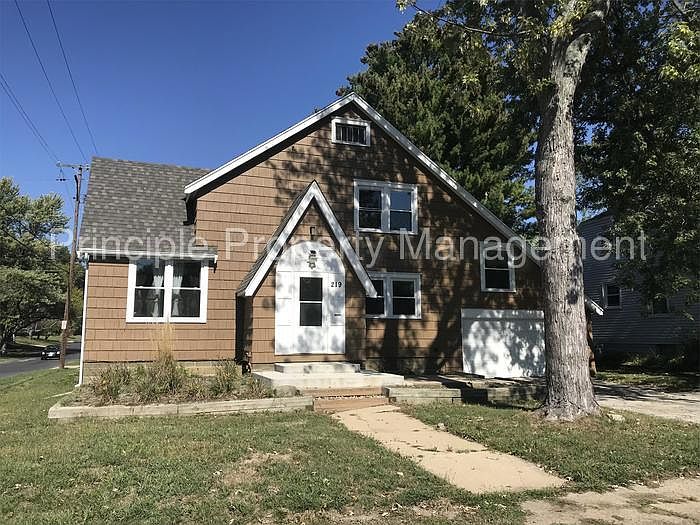 1st image of 219 E Elmhurst Ave