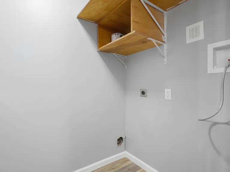 2724 Ann Dr — Photo 17