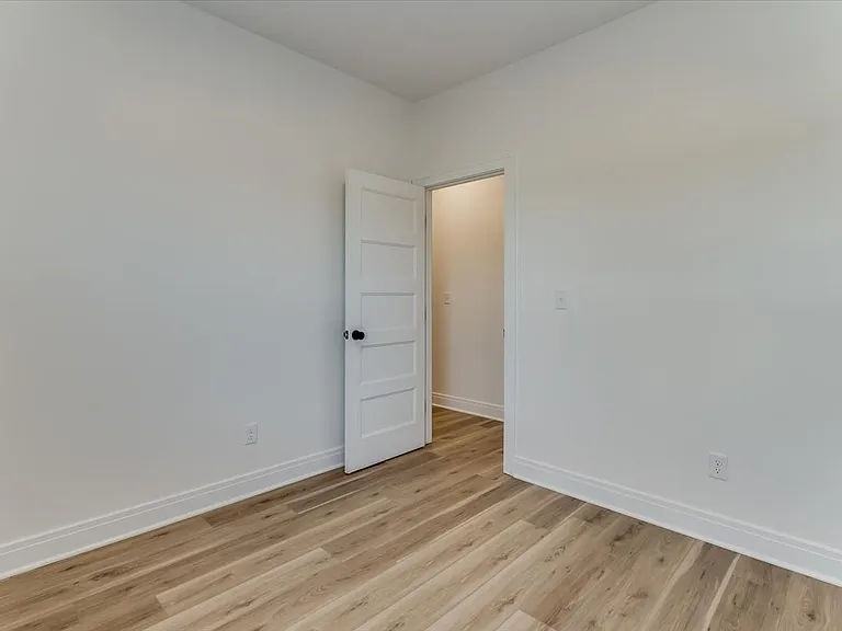 5425 Rolly St #100 — Photo 12