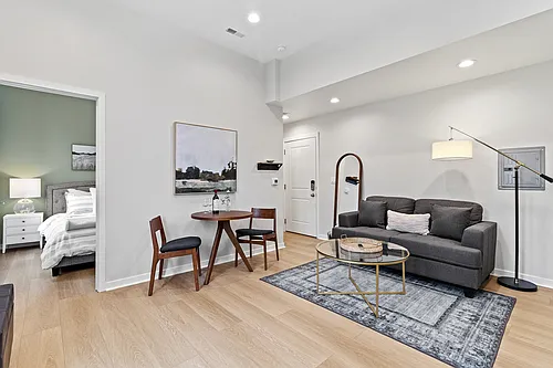 Floor plan 300 Main Street - 2B
