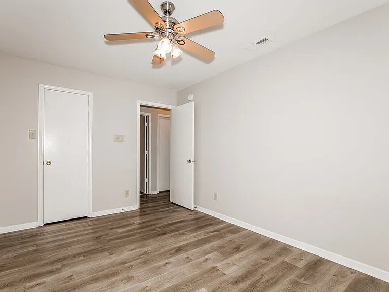 10926 Spirit Dr — Photo 15