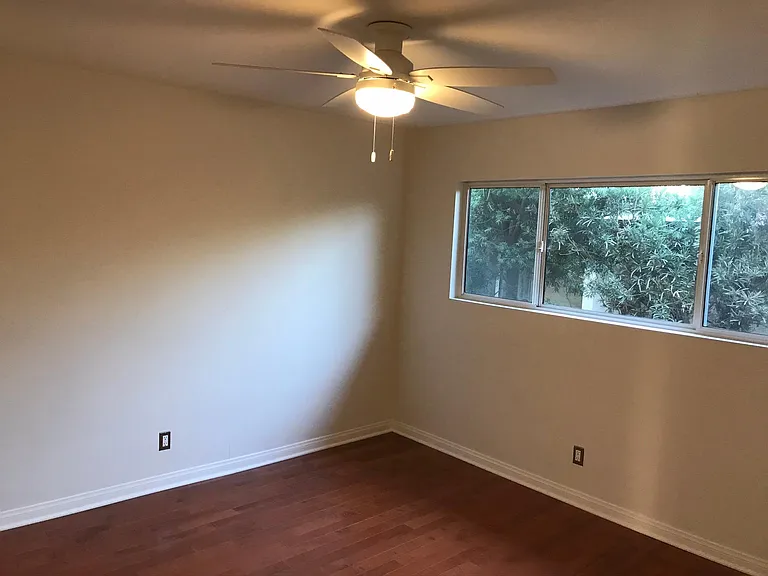 1650 Livonia Ave #7 — Photo 8