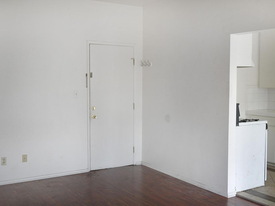 1st image of 821 N Vendome St APT 4