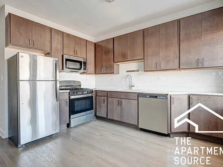 3405 W Fullerton Ave #3D — Photo 1