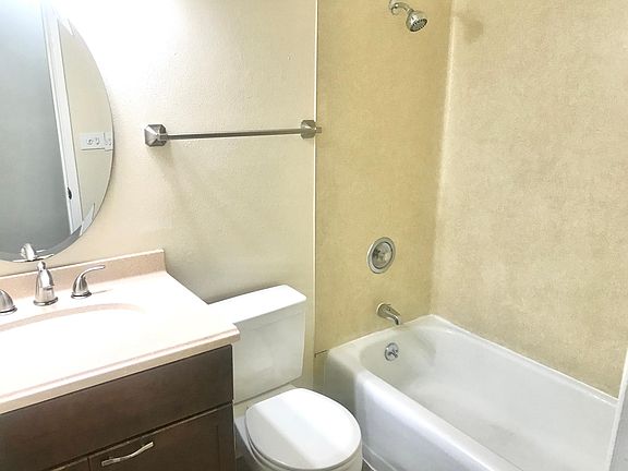 4th image of 224 Harvard Ave E APT 306