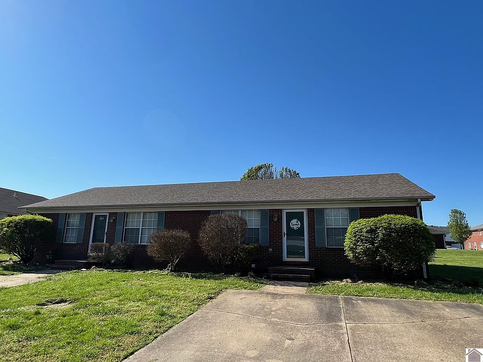 1st image of 27 Stanford Dr #33