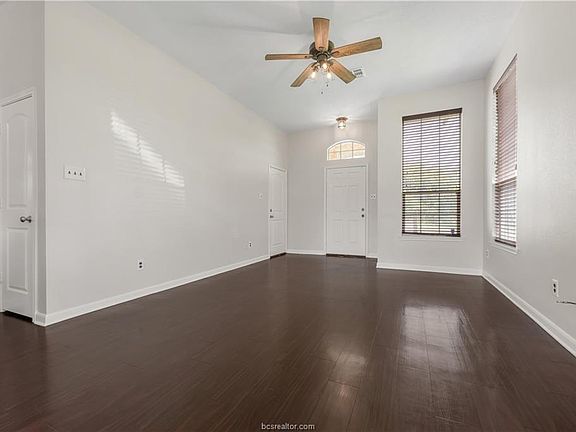 4th image of 2031 Positano Loop