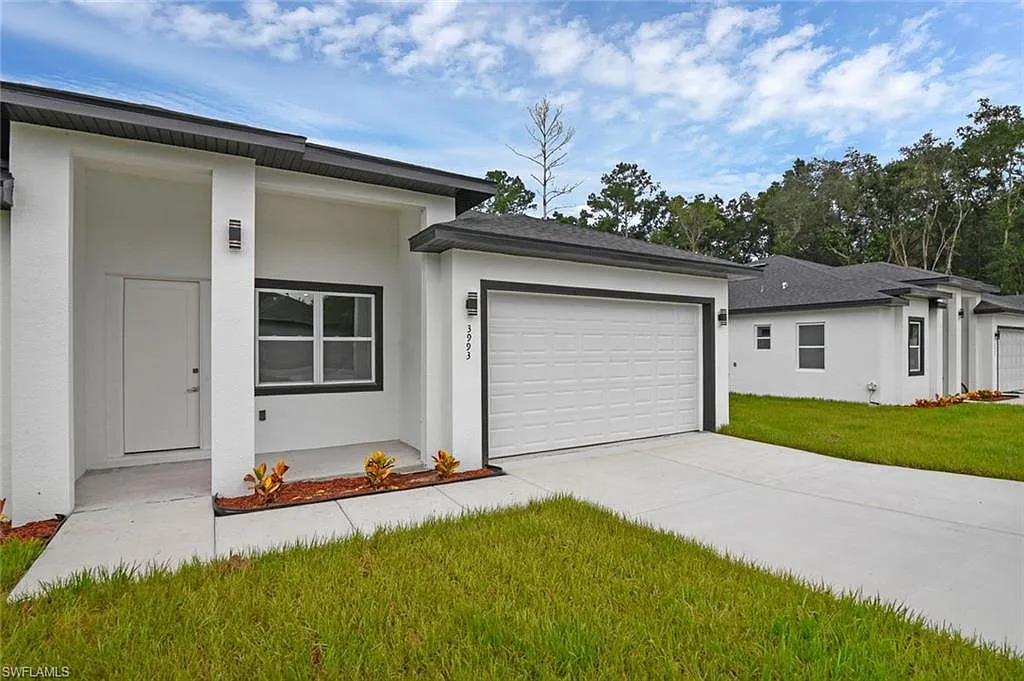 3 bed, 2.5 bath, 1760 sqft, $2,000 — Photo 2