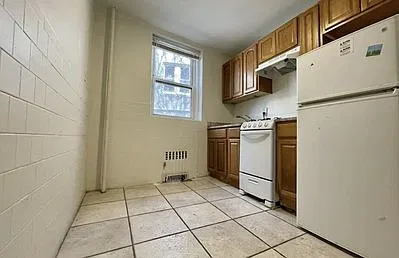 107 Gordon St — Photo 3