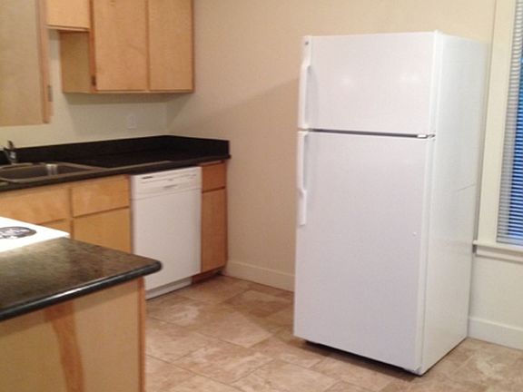 2nd image of 2801 N Ainsworth St #2