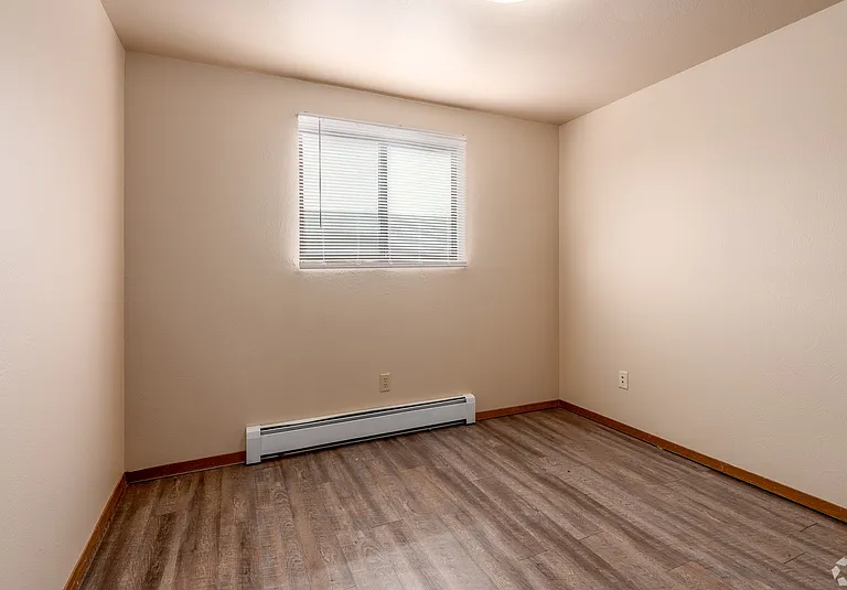 1721 Lenwood Ave #16 — Photo 8
