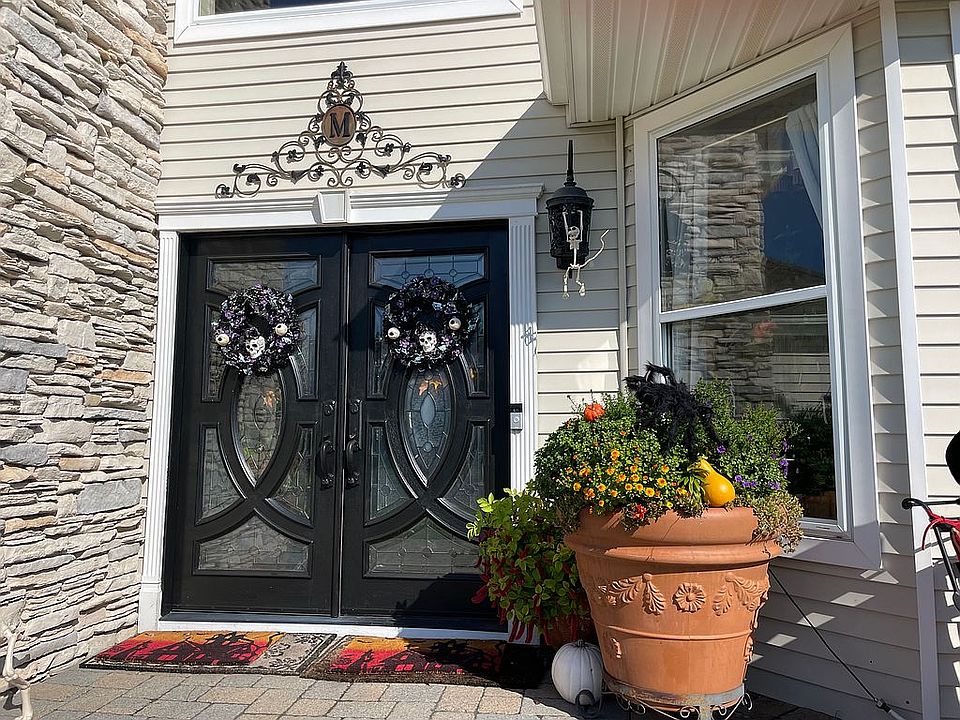 1st image of 112 Summerfield Dr