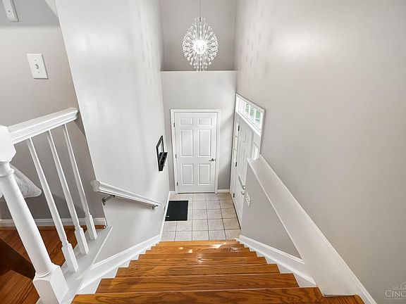 5th image of 453 Stanley Ave