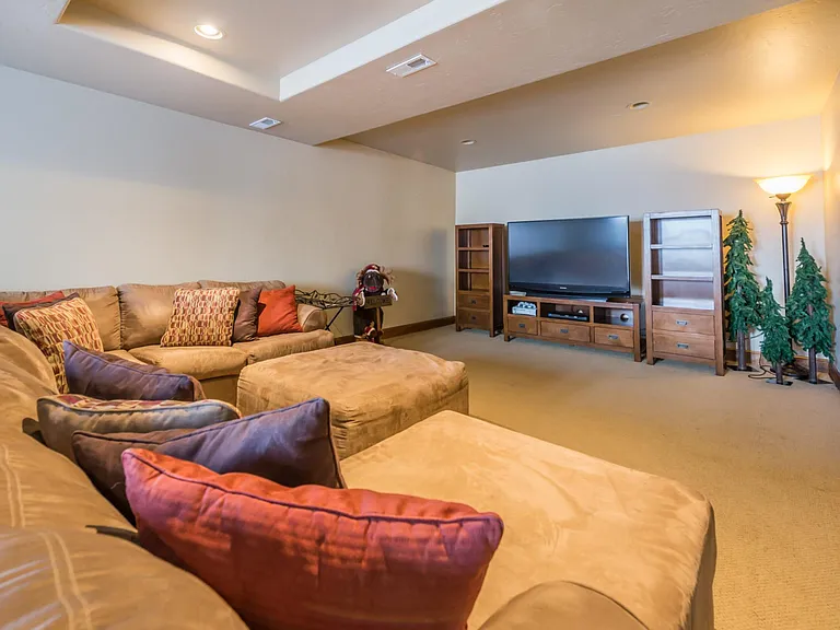 931 Meadowlark Ln — Photo 36