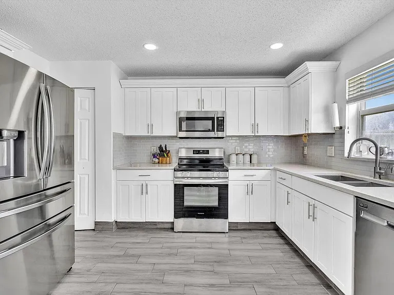 7145 Crescent Creek Way #7145 — Photo 22