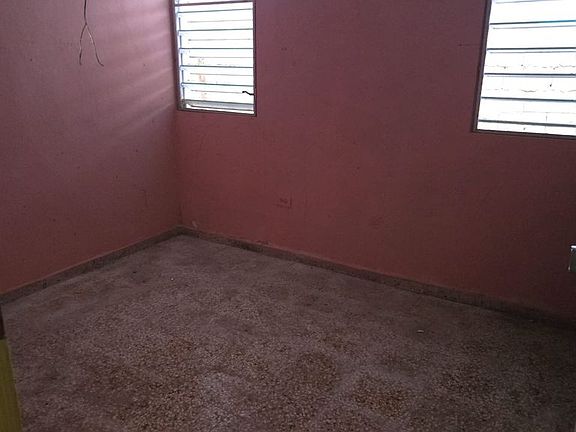 4th image of Calle 27 Verdemar #473