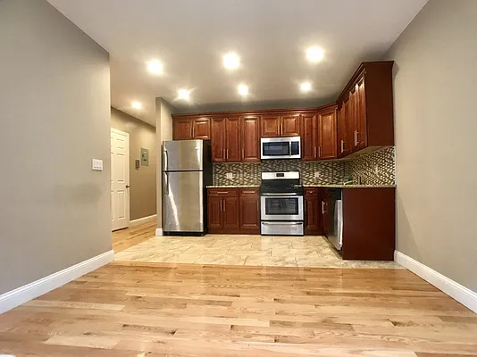 Rented by Bohemia Realty Group | media 2