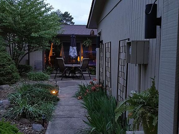 FRONT COURTYARD