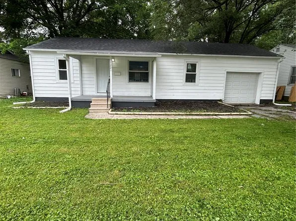 1221 Richard Dr, Cahokia, IL 62206