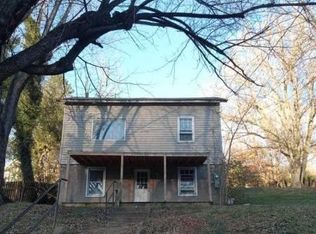 607 E Main St, Mannington, WV 26582