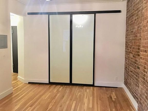 4th image of 354 E 89th St APT 4R