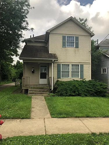 1820 Clarendon Ave Photo 1