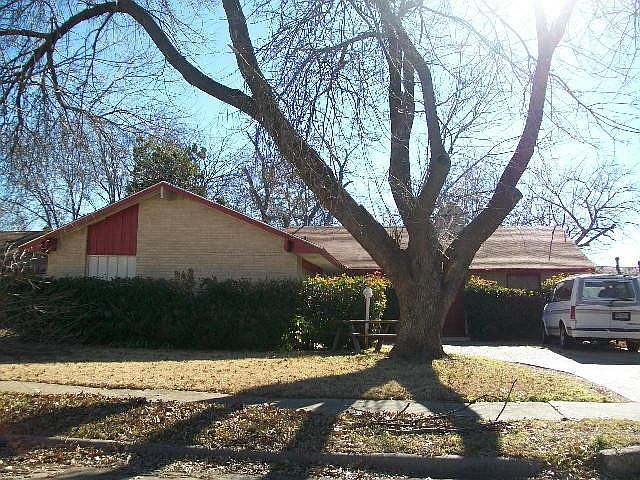 1st image of 922 Westbrook Dr