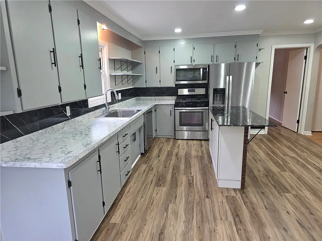 2 bed, 1.0 bath, 1000 sqft, $1,975 — Photo 3