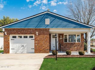 2 Balmoral Ct, Toms River, NJ 08757