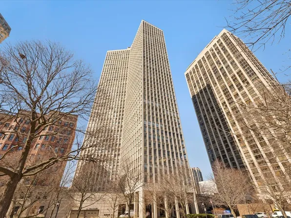 2626 N Lakeview Ave APT 607, Chicago, IL 60614